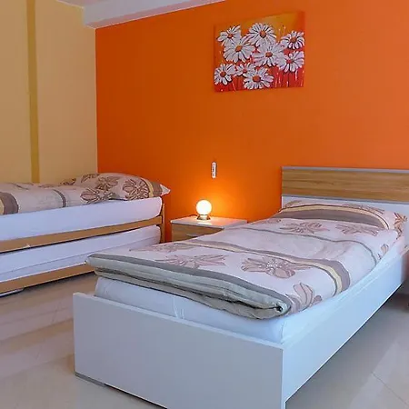 شقة Sleeps 4 Wifi زيرمات